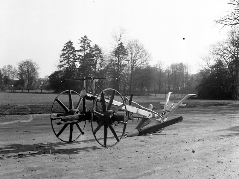 This lovely plough, a Kentish turn-wrest, was built to brave the soils of Kent and East Anglia. With two large wheels, agricultural writers William Marshall and Arthur Young call it 'the most unwieldly of all ploughs', which unfairly overlooks its vibrant personality.