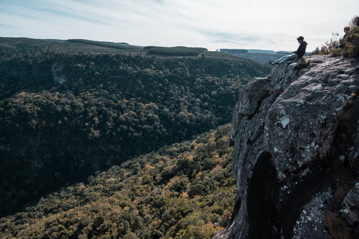 DreamNowStories's tweet photo. The time to experience what is around you and within your province starts now! Discover remote destinations, wide open spaces and keep in shape by hiking the trails in your area. #HikingSouthAfrica #YouthTravel #Experiences
By @YouthTravelSA and pictures by @SaltyCPro https://t.co/bLSxARNSm4