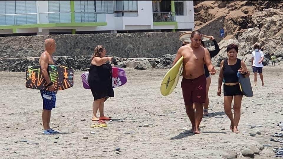 RUDYKURT's tweet photo. El Perú se ha convertido en un país Surf todas las familias con su tabla en mano.@malditaternuram @JBCPERU https://t.co/Aq6WcBhGwf