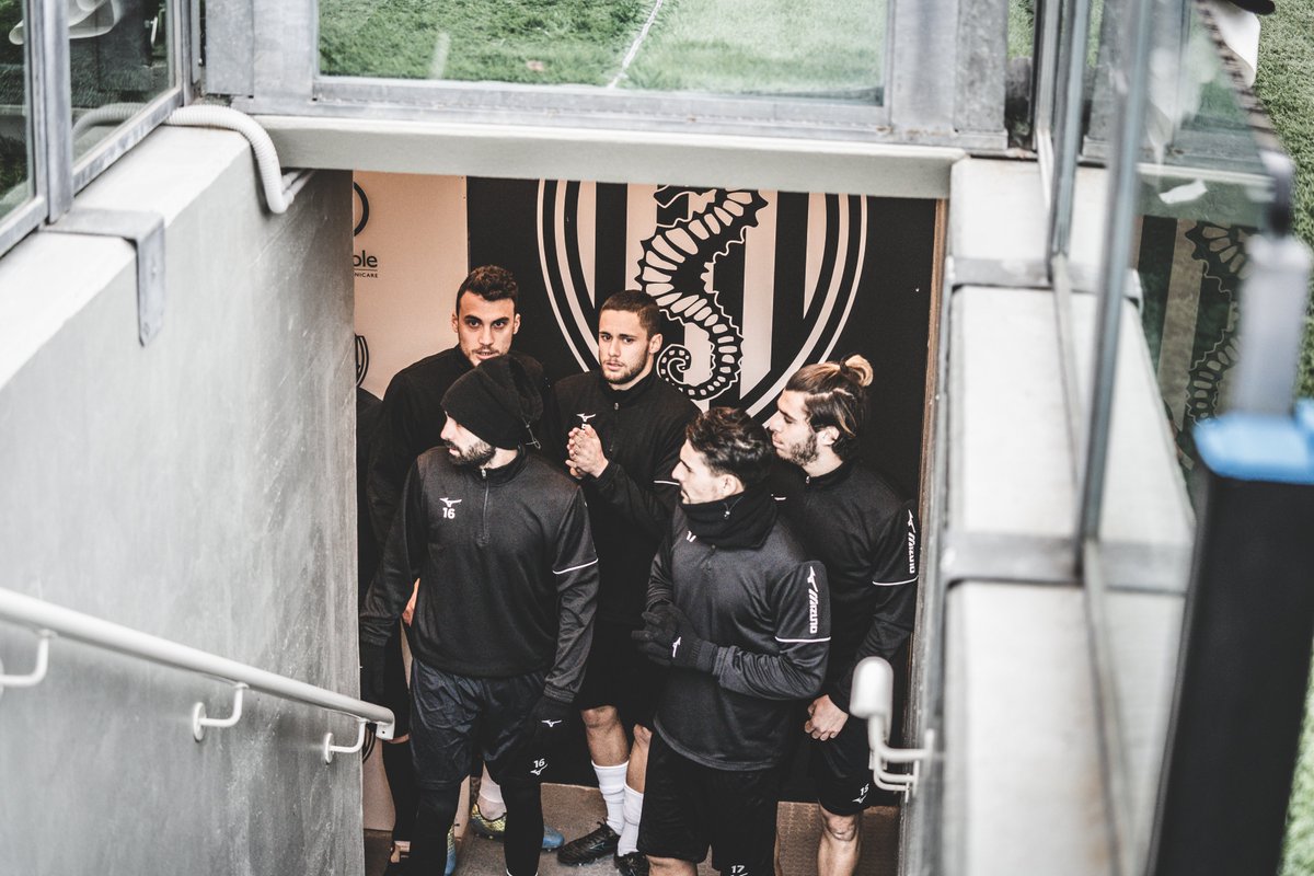 calciocesenafc's tweet image. 📸 I pensieri, gli sguardi, la concentrazione, l'attesa di #CESSUD negli scatti di @gianlucaross1 

#ForzaCesena #DaiBurdel