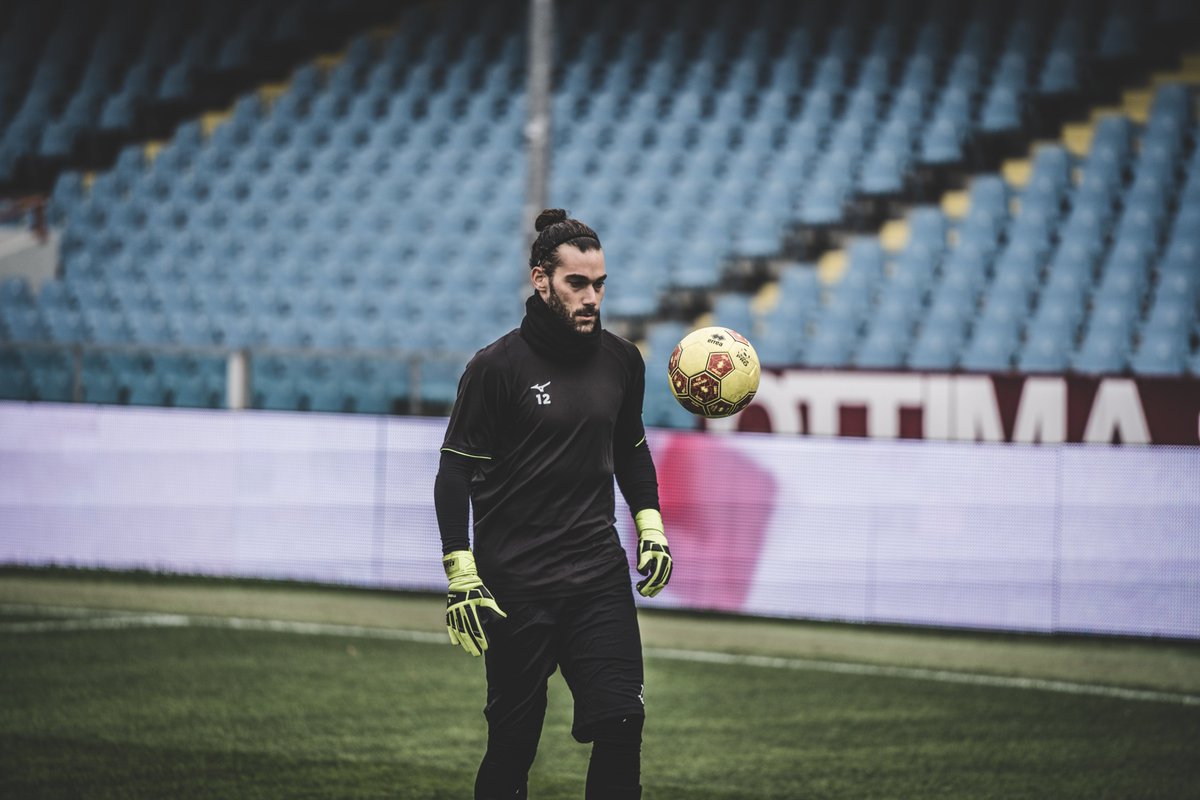 calciocesenafc's tweet image. 📸 I pensieri, gli sguardi, la concentrazione, l'attesa di #CESSUD negli scatti di @gianlucaross1 

#ForzaCesena #DaiBurdel