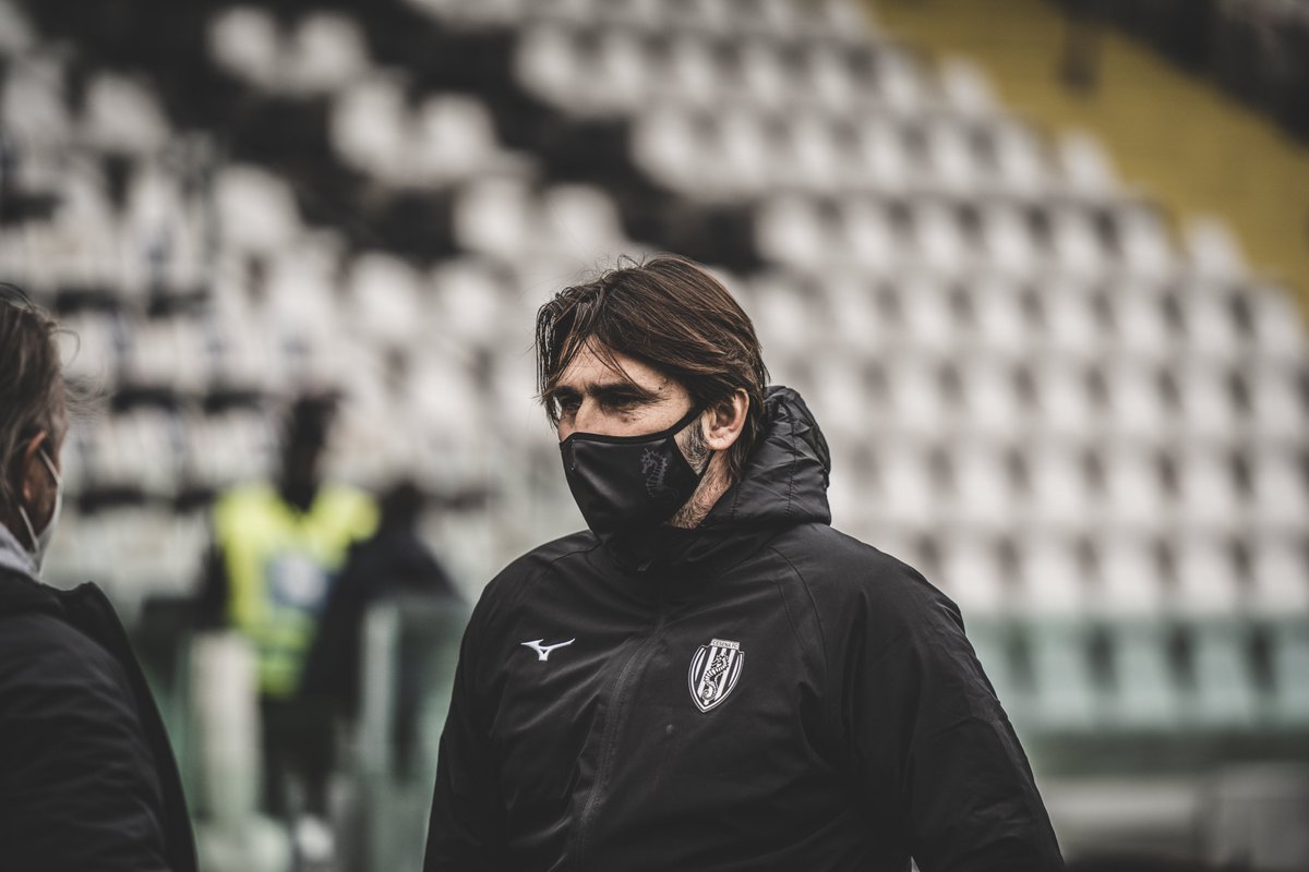 calciocesenafc's tweet image. 📸 I pensieri, gli sguardi, la concentrazione, l'attesa di #CESSUD negli scatti di @gianlucaross1 

#ForzaCesena #DaiBurdel