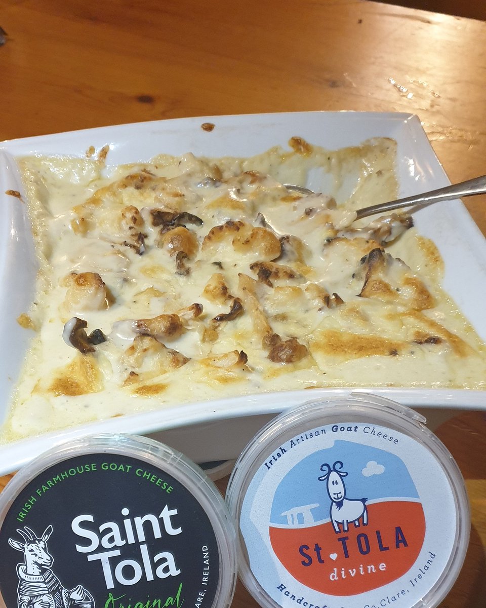 StTolaCheese's tweet photo. Just out of the oven , ultimate St.Tola Cauliflower Cheese Gratin .Receipe plus stockists &amp; lots lots more  on  https://t.co/n6bAYYSA6S .Go on &amp; treat yourself this wintry January . @ThisisIrishfood @EurotoquesIrl @RAI_ie @jtattshotmailc1 @EnnisFood @NeighbourfoodL #homemade https://t.co/Vx9gj92VyP