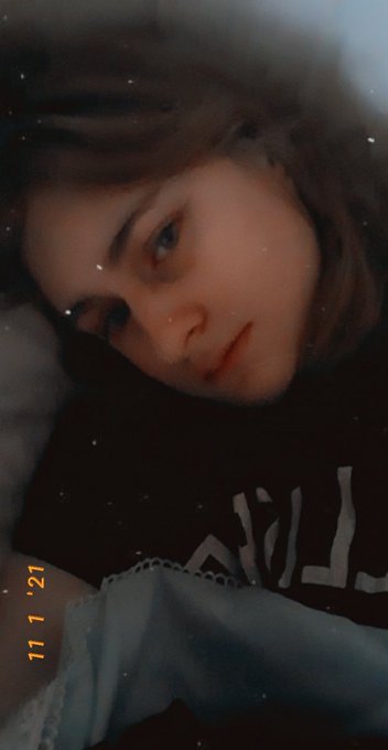 Morning selfies with a side of tits https://t.co/QBiyUWXiwt