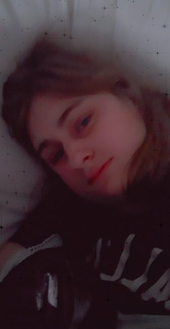 Morning selfies with a side of tits https://t.co/QBiyUWXiwt