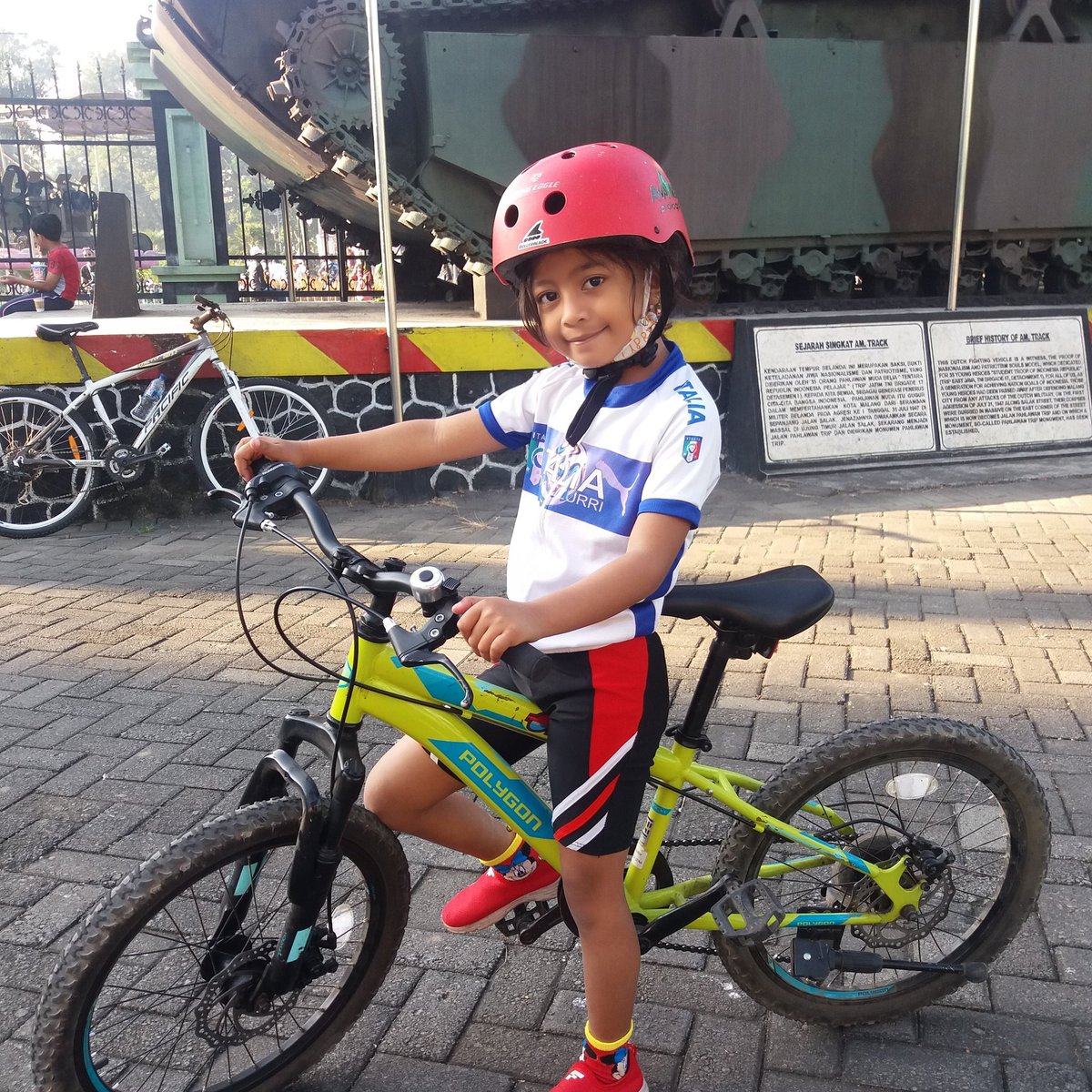 darsono's tweet photo. #afiqah 
#JKT48 https://t.co/w1MYaWOB4g