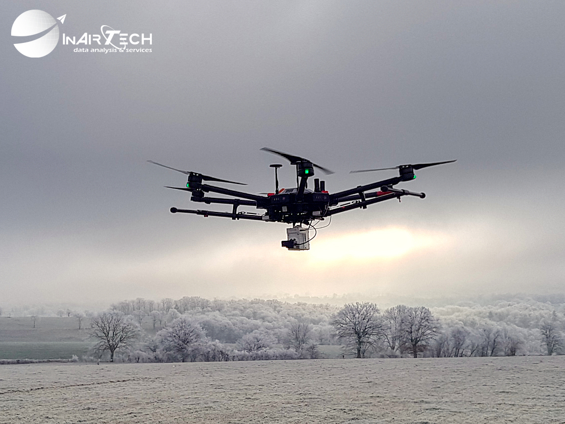 inairtech's tweet photo. Température : -7° dans l'Allier aujourd'hui. C'est la première fois que je vois du givre sur le bord d'attaque des hélices au retour des vols ! 1ère intervention LIDAR de l'année avec l'équipe d'#INAIRTECH et le #LiAirV https://t.co/ilVxe4oev1