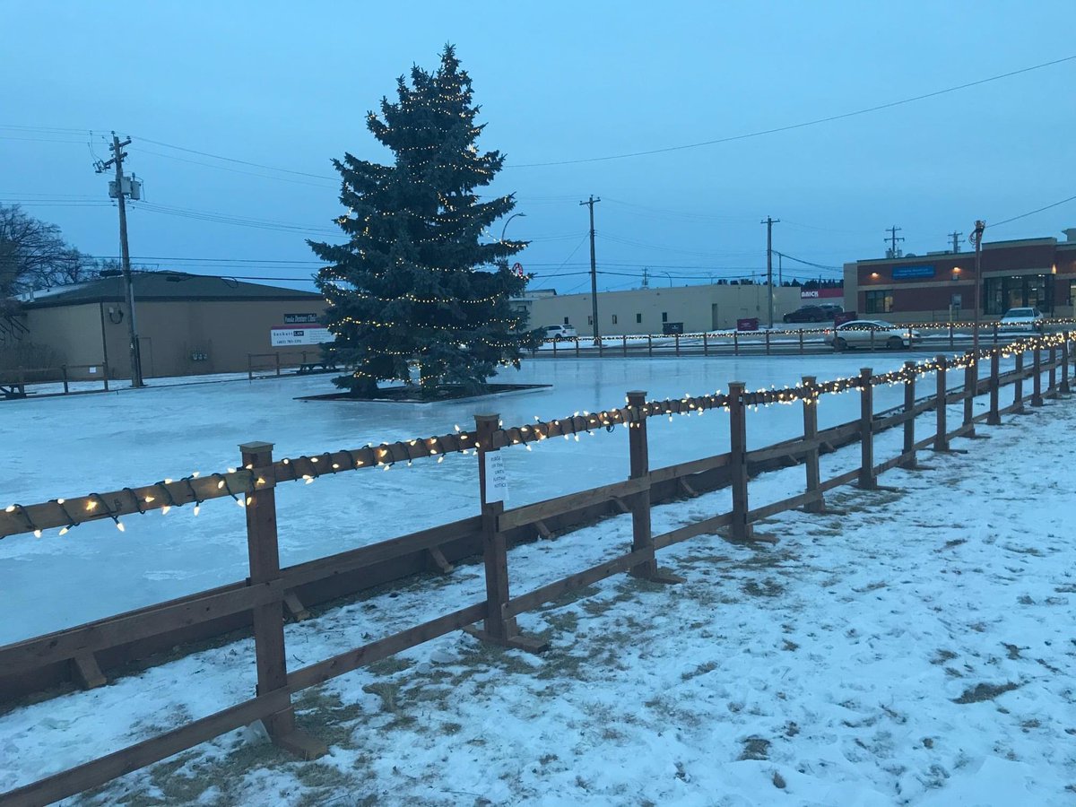 The new Downtown Skating Plaza at 48 Ave &amp; 51 St is open for public use! 
The skating trail at Lions Centennial Park is also open. Both facilities are for public skating only. For COVID-19 measures, please click below and scroll to page 2 the News Release.
ponoka.ca/images/Downtow…