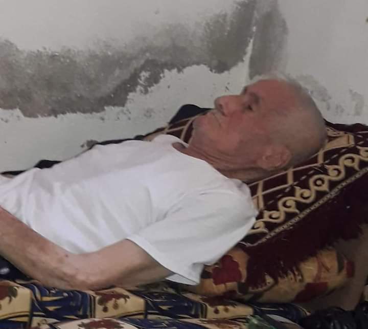 he_am1979's tweet photo. توفي قهرا على أولاده الخمسة المعتقلين بسجون #بشار منذ تسع سنوات الله يحرق قلبك يابشار متل ماحرقت قلوب هالبشر https://t.co/7toiKQZfAY