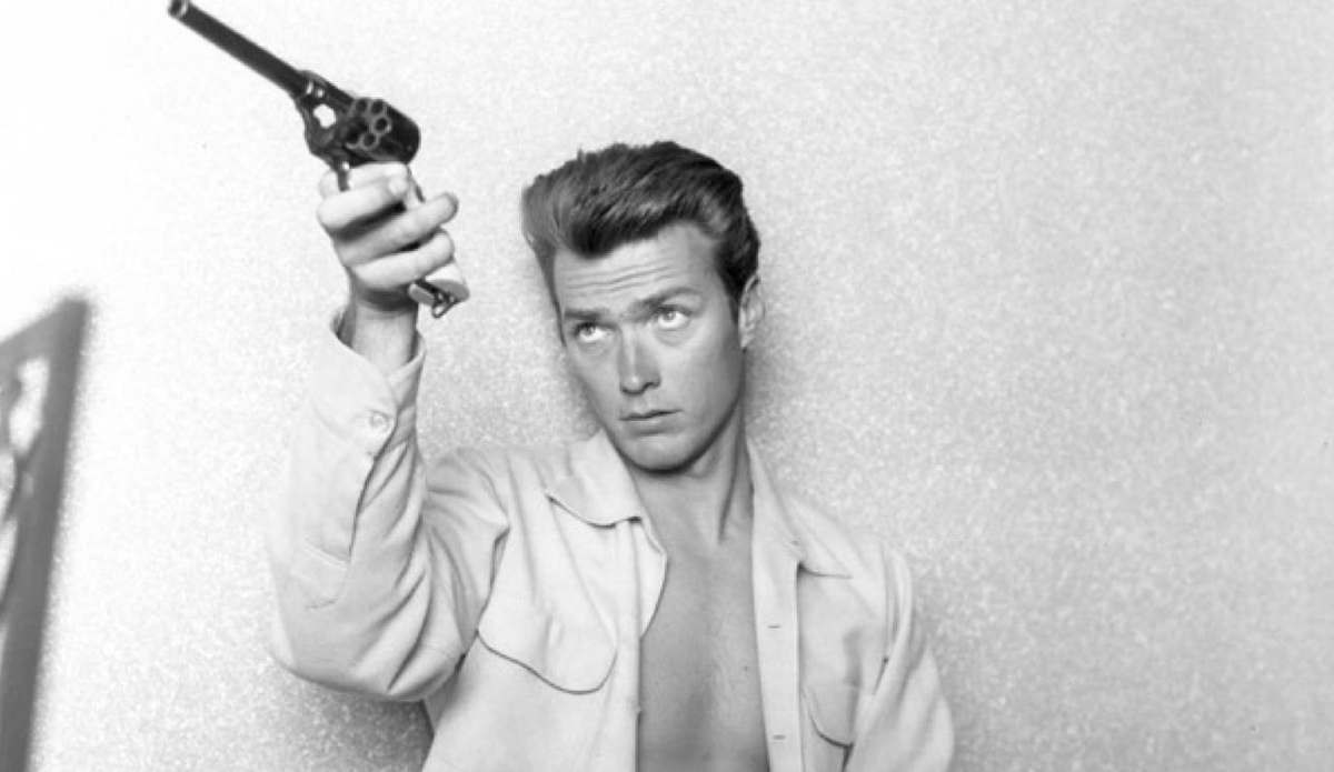 LucyWhiteArtist's tweet photo. @MrColionNoir Sexy #GunPic of the day.
#ClintEastwood https://t.co/etVHVJxd49