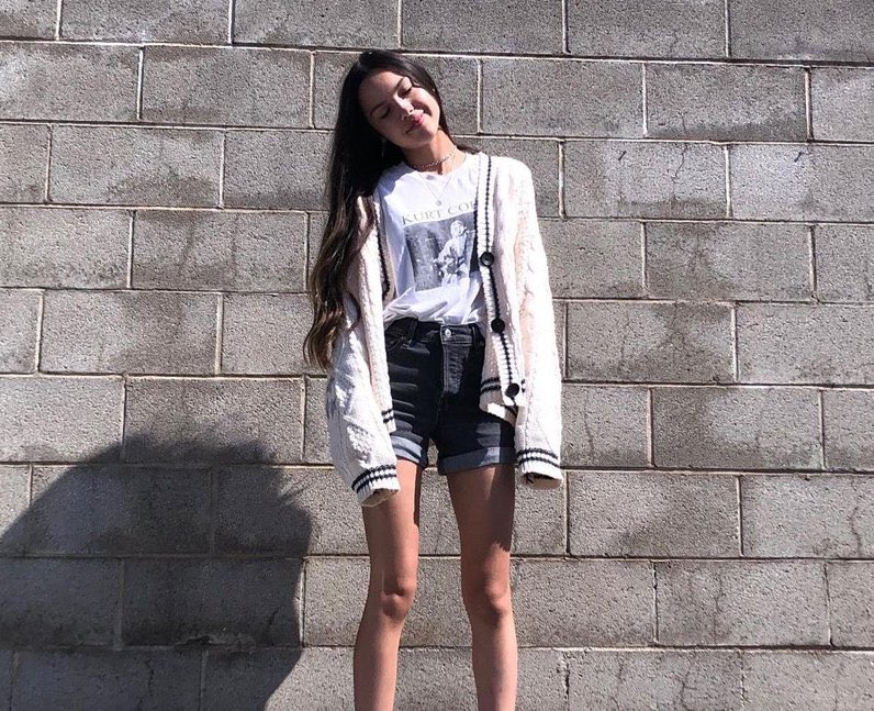 ok but olivia in taylor merch>>>>>