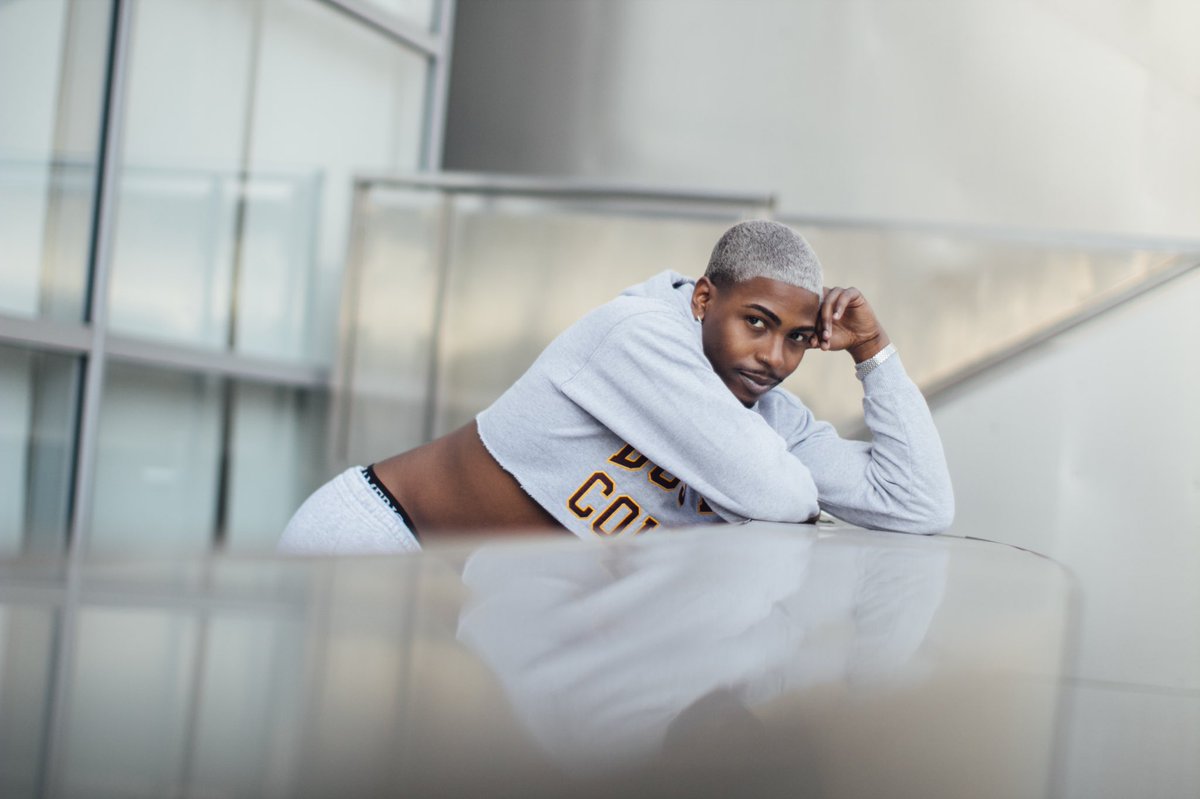 EricDevontae's tweet photo. The Kid is 27 ✨ Tell Me Something Good *Chaka Khan Voice*
•
•
•
📸: @raesrays @thecandidex
•
•
•
#TheWorldAccordingToEric 💁🏾♂️💙✨ #TheeBaddestBitchOnTheBlock #EricDevontaeRussell https://t.co/FTZnEsHx4N