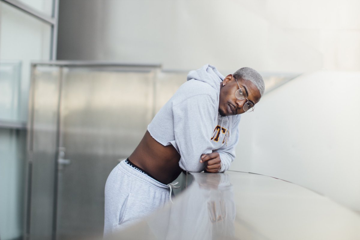 EricDevontae's tweet photo. The Kid is 27 ✨ Tell Me Something Good *Chaka Khan Voice*
•
•
•
📸: @raesrays @thecandidex
•
•
•
#TheWorldAccordingToEric 💁🏾♂️💙✨ #TheeBaddestBitchOnTheBlock #EricDevontaeRussell https://t.co/FTZnEsHx4N