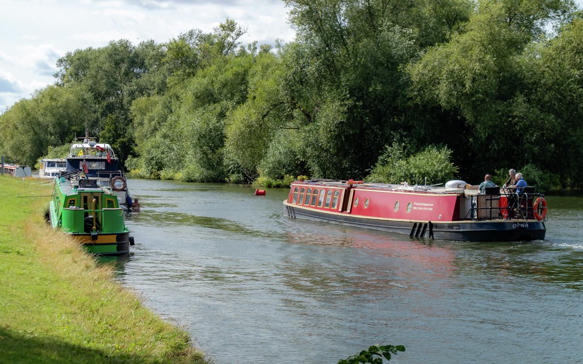 Looking for somewhere new to explore in #Oxfordshire? #Abingdon Lock is located a short drive away from our Parklands Manor development and offers plenty of #walkingroutes to enjoy.