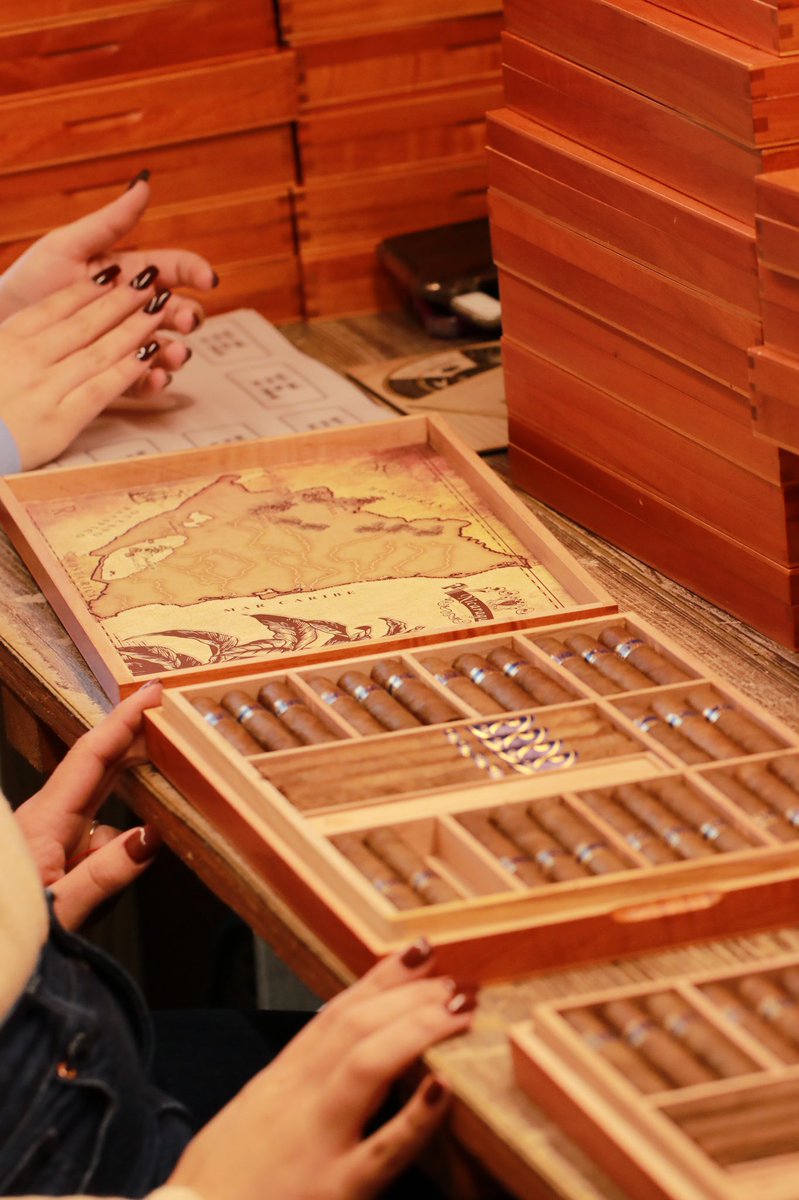 Why be generalist , when you can be “The Specialist” ? Volumen I  “The Cigar Specialist” it’s killing it, if you want to change completely the way you Smoke cigars you need one of these. 😎👊🏼