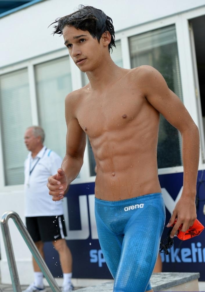 Thumbnail gay skinny nude boys