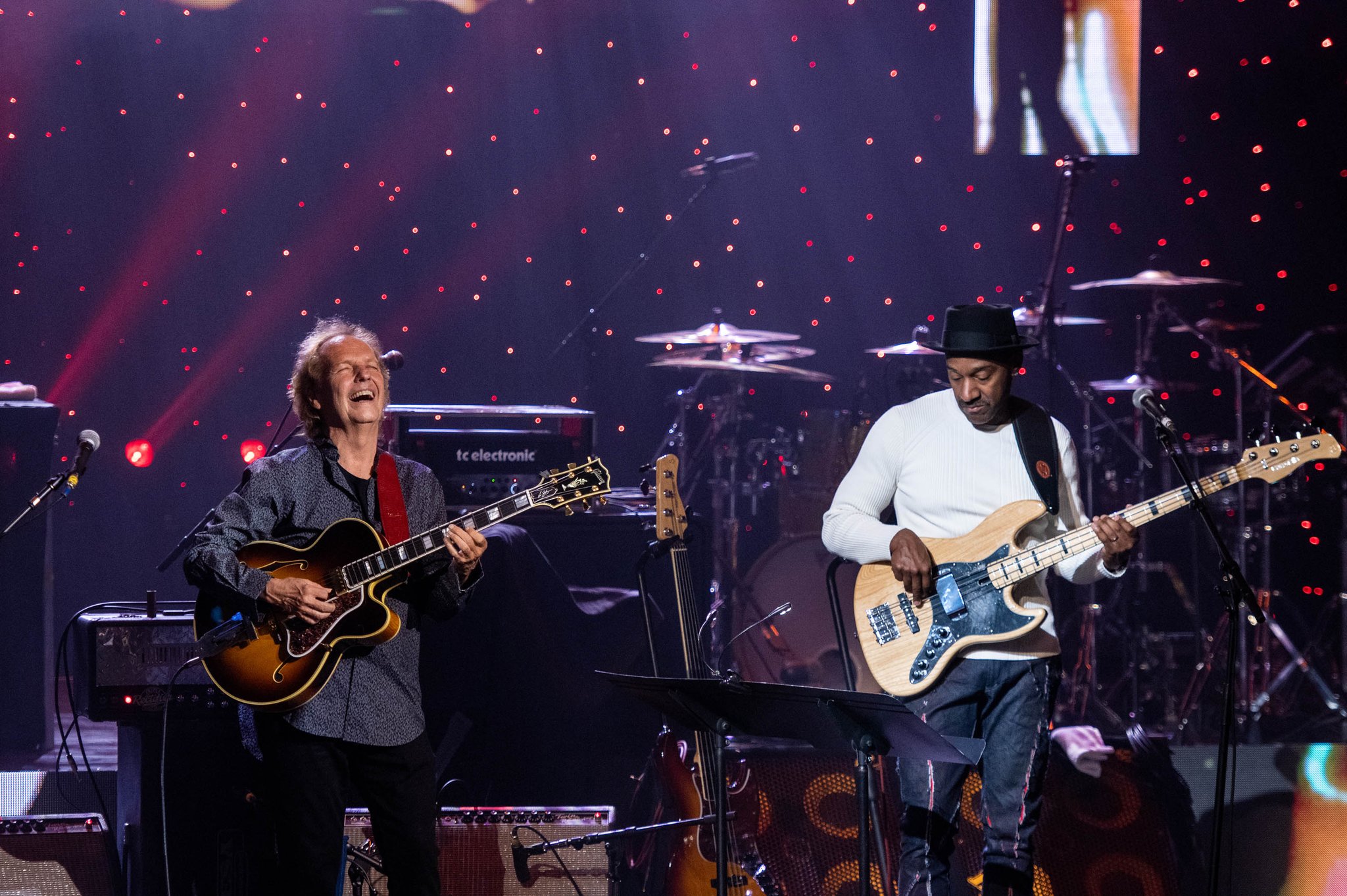 Sending Happy Birthday wishes to Lee Ritenour today, pictured here jamming on the first 2019 sailing. 