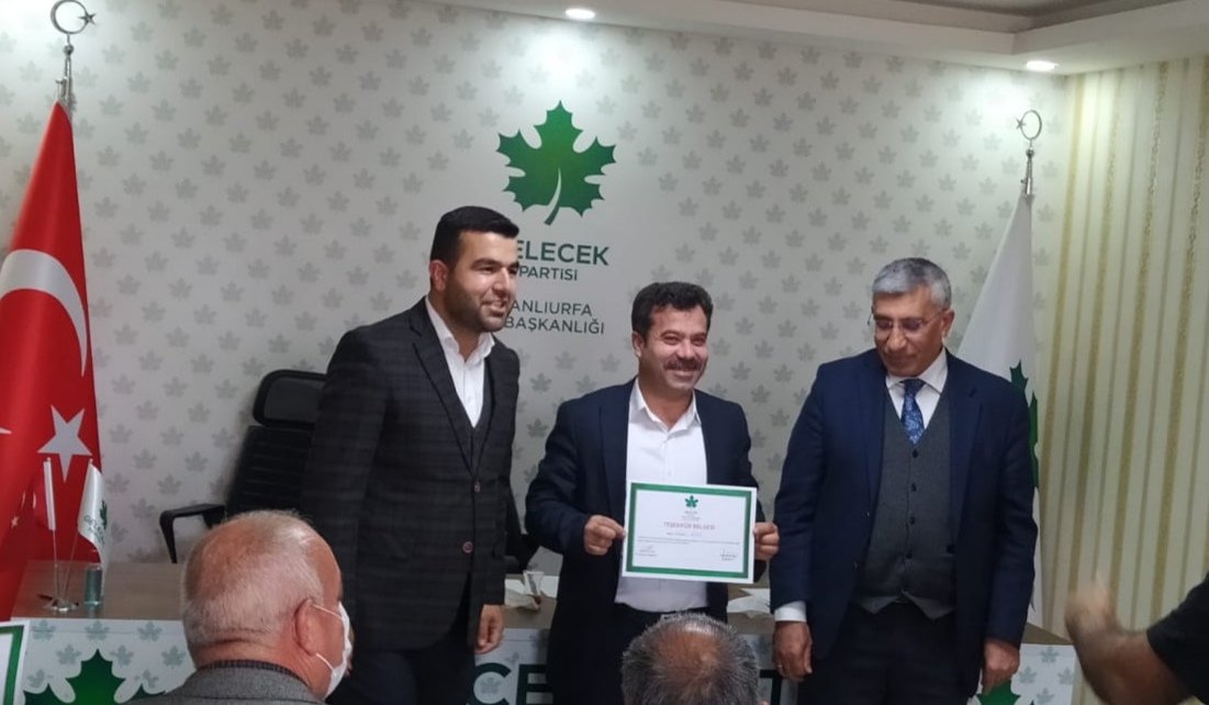 Mahmut1Demir's tweet photo. #Eyyübiye İlçemizde Yapmış Oldugumuz Çalışmalardan Dolayı Şahsıma Teşekkür Belgesi Veren İl Başkanımıza Ve Teşkilat Başkanımıza Yönetimim Adına Teşekkür Ediyorum.

Başarıya Giden Yolda Eyyübiye İlçe Yönetimime, Gençlik Ve Kadın Kolları Teşkilatlarımıza Teşekkür Ediyorum. https://t.co/R3XEK2NwK6
