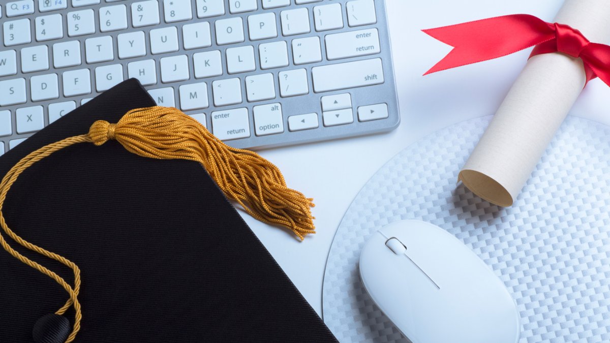 UniversitiesUs's tweet photo. 💻 An online associate degree can put you on the direct path to achieving your professionals goals 👩‍💼

✨🎓 What are the Top Online Associate Degrees for 2021? ⏩ https://t.co/VY367TWIpJ ✨

#onlineassociate #onlinelearning #onlinedegree #associatedegree #associatesdegree https://t.co/ebsOHvgSUx