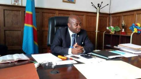 RIndignes's tweet photo. #Bukavu : La suspension du Maire de la ville est une bonne nouvelle. Espérons ttes fois q Mr #Bilubi n'est pas l'agneau qui ote les péchés de Ngwabidje. Le gouverneur devrait agir avec le même courage pr démissionner de ses fonctions étant donné son incompétence notoire. https://t.co/tOxQuLcljb