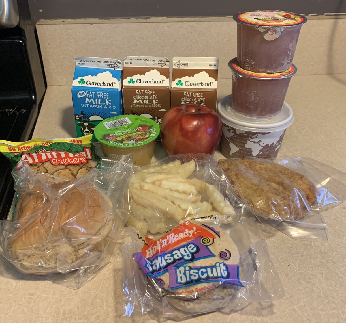 JasentB's tweet photo. @CCPS Thank you for the school bus lunch program! As a fellow food fighter, I commend you for bringing school lunch and breakfast to our neighborhood! I also commend you for providing food that our kids want to eat! #schoollunch https://t.co/OFoPGxk8wV