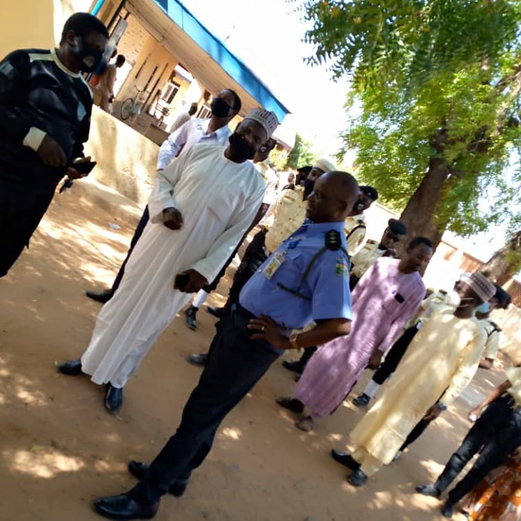 YobeRoad's tweet photo. YOBE STATE ROAD TRAFFIC MANAGEMENT AGENCY(YOROTA.

Ahead of it farmilirazation visit to potiskum prision services Heaquaters ,  And police divission  potiskum Yobe state.

The farmilirazation visit is a campaign Awarenes to Meet up with security personel for their suppport of YRT https://t.co/1av8aaLDo2