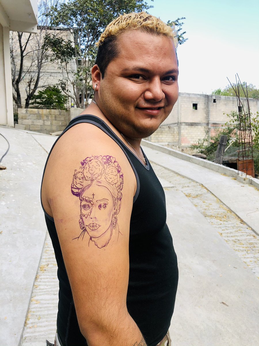 X_tian87's tweet photo. El antes y después de el Tattoo de mi Hermano! Mira lo cómo lo traes de loquito y lo que lo haces hacer @dannapaola 🥰🔥😍 #DannaPaola #DannaPaolaIsComing #Elite #EliteHalloweenParty #daleRetweet 🎁 https://t.co/Ce1dGPksET