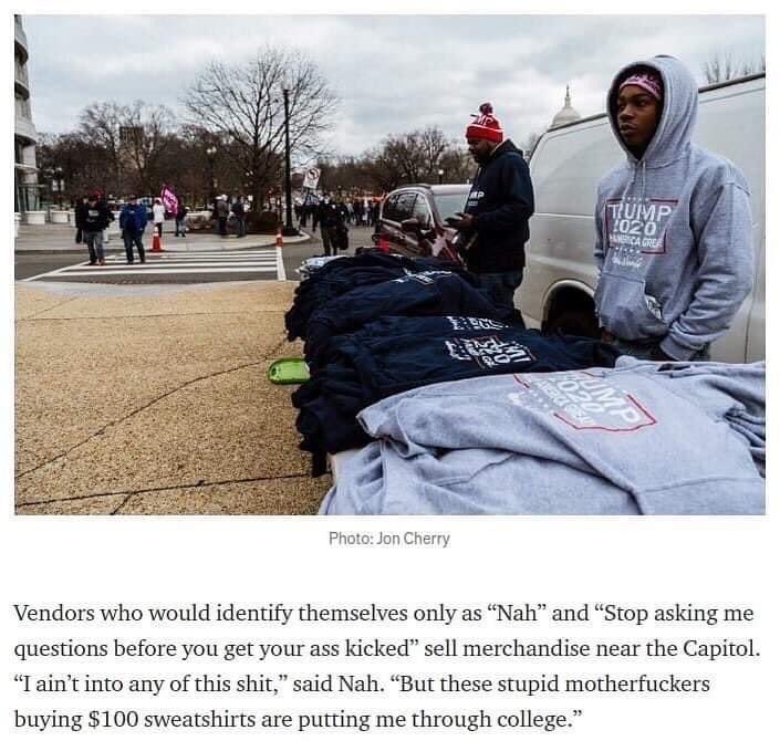 BeaWitTheBraces's tweet photo. Y’all PLEASE come see these brilliant black kings who sold $100 “Trump 2020” sweatshirts near the Capitol and made bank 😂😭.

L o V e to see it ✨✨✨ https://t.co/9pWGCSv5dp