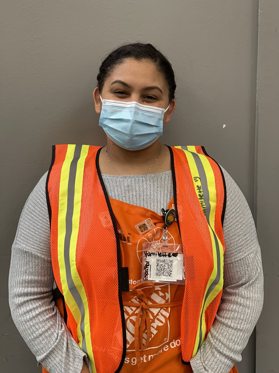 desk2389's tweet photo. Congratulations to Yamillette Rivera who exemplifies @TKuykendahl HomeDepot standards of providing great customer service! She is the #servicedeskassociate of the month-December #powerofthegulf #homedepot @fmm425 @IBKB8 https://t.co/1uWC9PWzEL