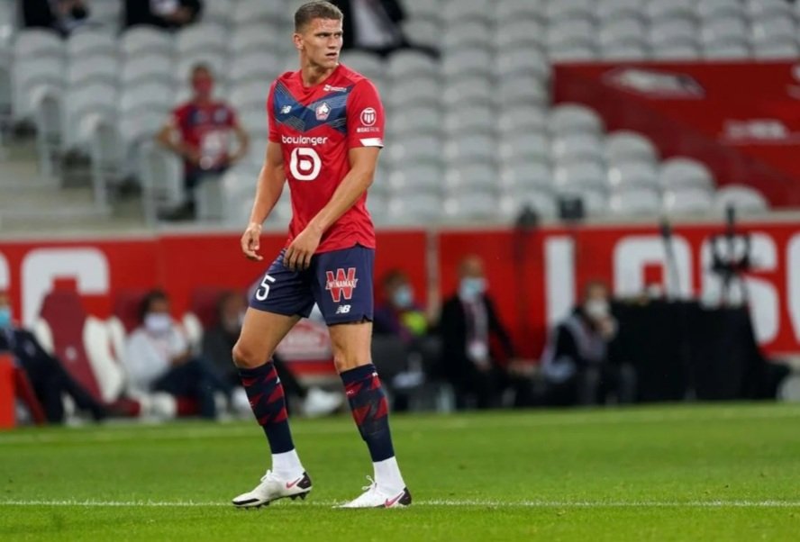 Passons aux joueurs à recruter.Sven Botman (Lille)