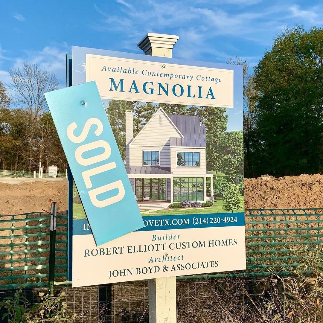 CustomRobert's tweet image. Robert Elliott Custom Homes is here to make all your lake home dreams come true! Coming soon are two new Custom Spec Lake Homes on Henderson Bay. Additionally, we offer light-filled Contemporary Cottages, Porch Homes and Harbor Front Townhomes. Ready to get started? 214- 762-3476