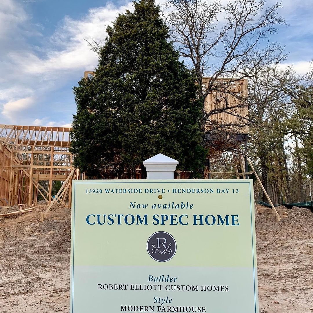 CustomRobert's tweet image. Robert Elliott Custom Homes is here to make all your lake home dreams come true! Coming soon are two new Custom Spec Lake Homes on Henderson Bay. Additionally, we offer light-filled Contemporary Cottages, Porch Homes and Harbor Front Townhomes. Ready to get started? 214- 762-3476