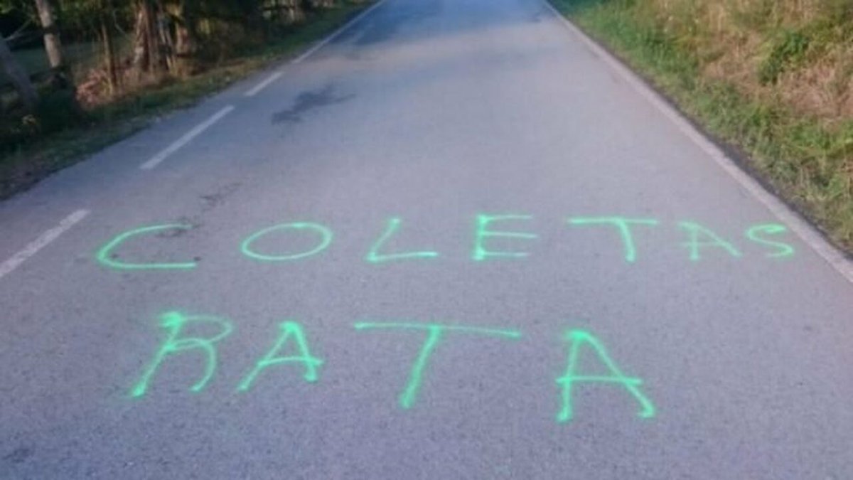oscardlr_'s tweet photo. @PabloIglesias COLETA RATA #coletarata https://t.co/G52YrMzhbg