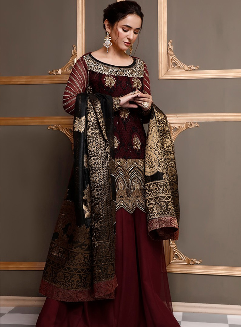 obpakistan's tweet photo. ⭕FLAT 20% OFF⭕

They very charming #Yumnazaidi dons the hot favorite “Riwayat” from  unstitched Wedding Festive collection of #ZainabChottani 
Shop Now: https://t.co/sHS2sadS22

For more details, kindly inbox or call/whatsapp us at: https://t.co/TGXSni41eB https://t.co/v3PZekkknD