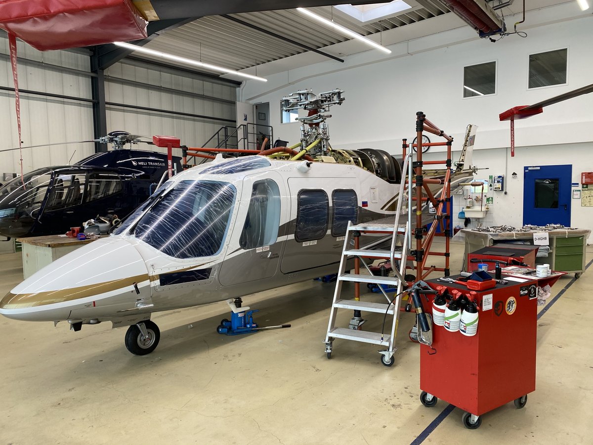 DALGruppe's tweet photo. Trotz Corona geht das Geschäft im Bereich #Transport &amp; #Logistik weiter.... Abnahme eines #Helikopters zur Sicherung der notwendigen Werksverkehre eines Mittelständlers in der Pandemiezeit. #Businessaviation https://t.co/BnIlLxxnOX