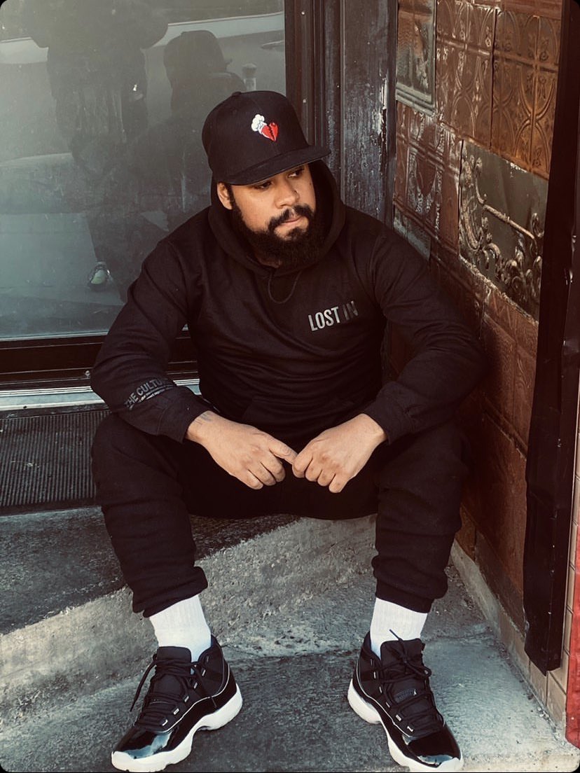 shoplostin's tweet photo. When @theheartbreakchef rocks your hoodie! Be sure to check him out for some great eats! #fashion #style #shoplostin #theculture #wearitforme #ootd  #hoodieseason https://t.co/tEsnQebrZD