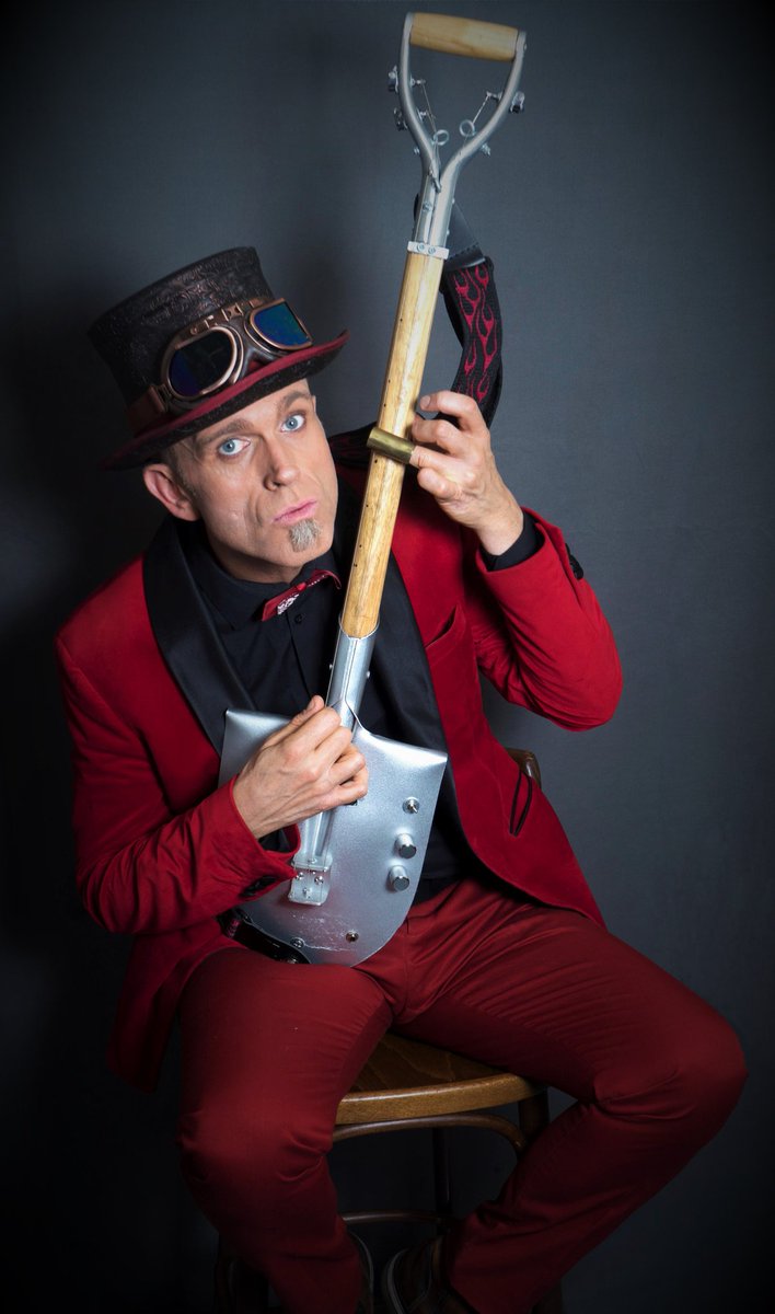 BillyBluffMagic's tweet photo. Ya he sacado la pala para la nieve ❄⛄🏂

#nieve #nevada #musica #cuentacuentos #cuentacuentosinfantiles #magia #niños #niñosfelices #rojo #billybluff https://t.co/fNAEHqa3wh