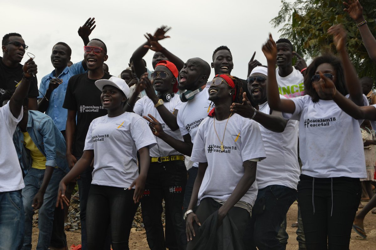 TIDESouthSudan's tweet photo. Meet our #Kifaya project team, We were not born as violent people, we learnt 2 act violently 4rm e societies we grew in but when we celebrate together despite our differences we will coexist peacefully. The idea was supported by @intertwilight. #PeaceJam18 #SSOT https://t.co/AOZENlp33T