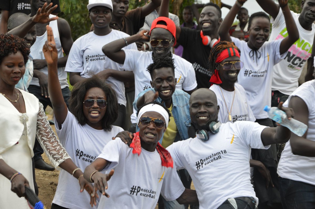 TIDESouthSudan's tweet photo. Meet our #Kifaya project team, We were not born as violent people, we learnt 2 act violently 4rm e societies we grew in but when we celebrate together despite our differences we will coexist peacefully. The idea was supported by @intertwilight. #PeaceJam18 #SSOT https://t.co/AOZENlp33T
