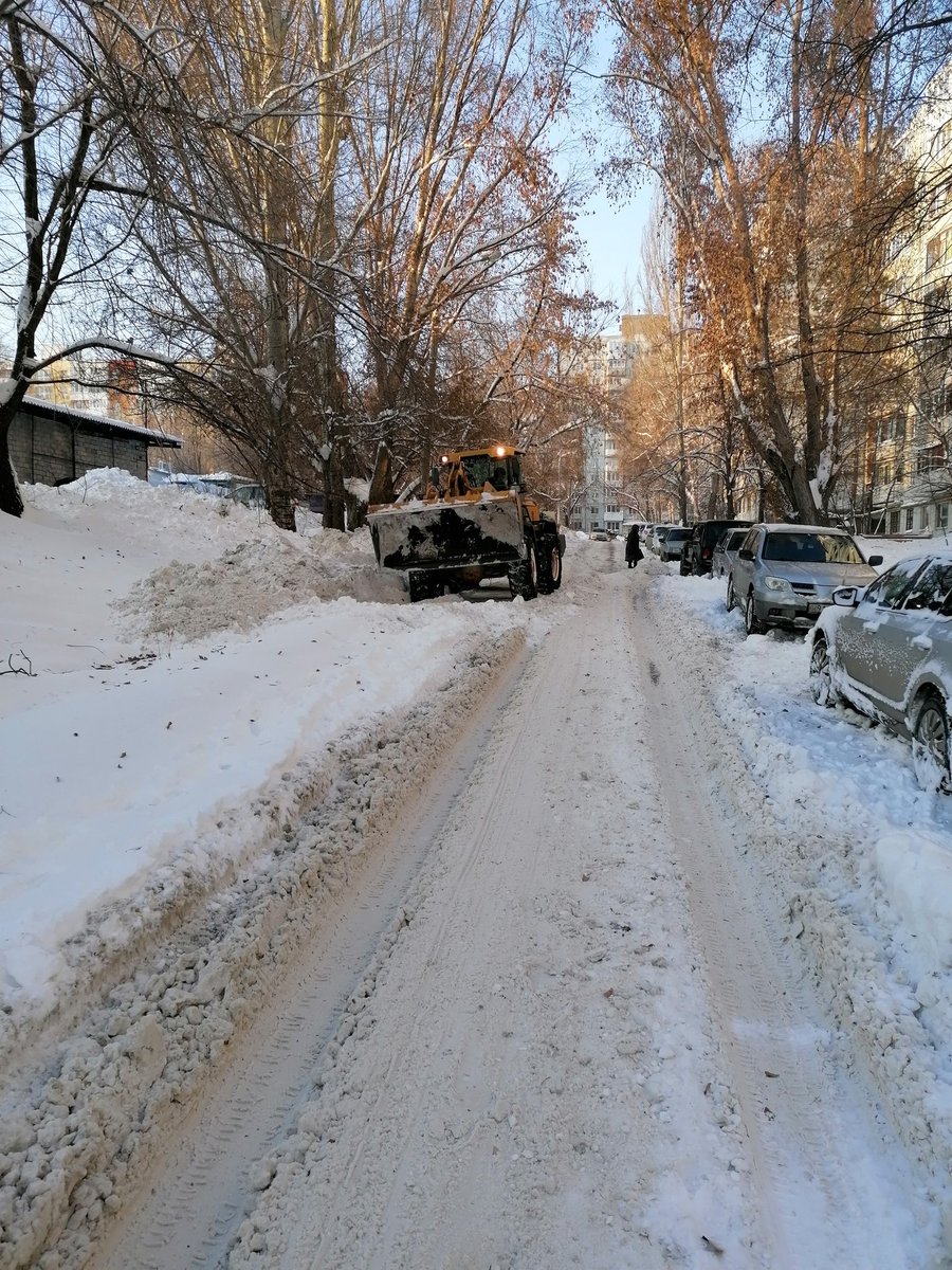 privo11's tweet photo. 11.01.21г. в 16ч прошла механизированная уборка внутриквартальной дороги по ул. Воронежской, 137,139,141,143. https://t.co/3NfbOYk8QV