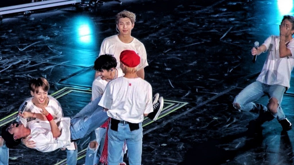 someone save him pls 