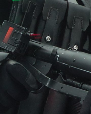 Su mortífero armamento constaba de un Blaster de repetición ligero SE-14R, una carabina E-11D, un rifle de asalto pesado DLT-19D, granadas de fragmentación C-25 y detonadores termales