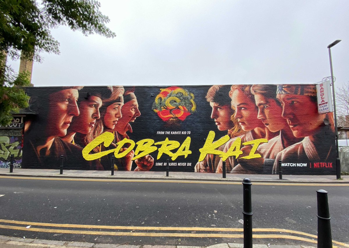dominic_murray0's tweet photo. “Brush up, brush down”🥋

We got a real kick working on this @CobraKaiSeries mural for @netflix. 

Live in London, Liverpool, Birmingham and Manchester now! #OOH https://t.co/3rZDUZKhCe