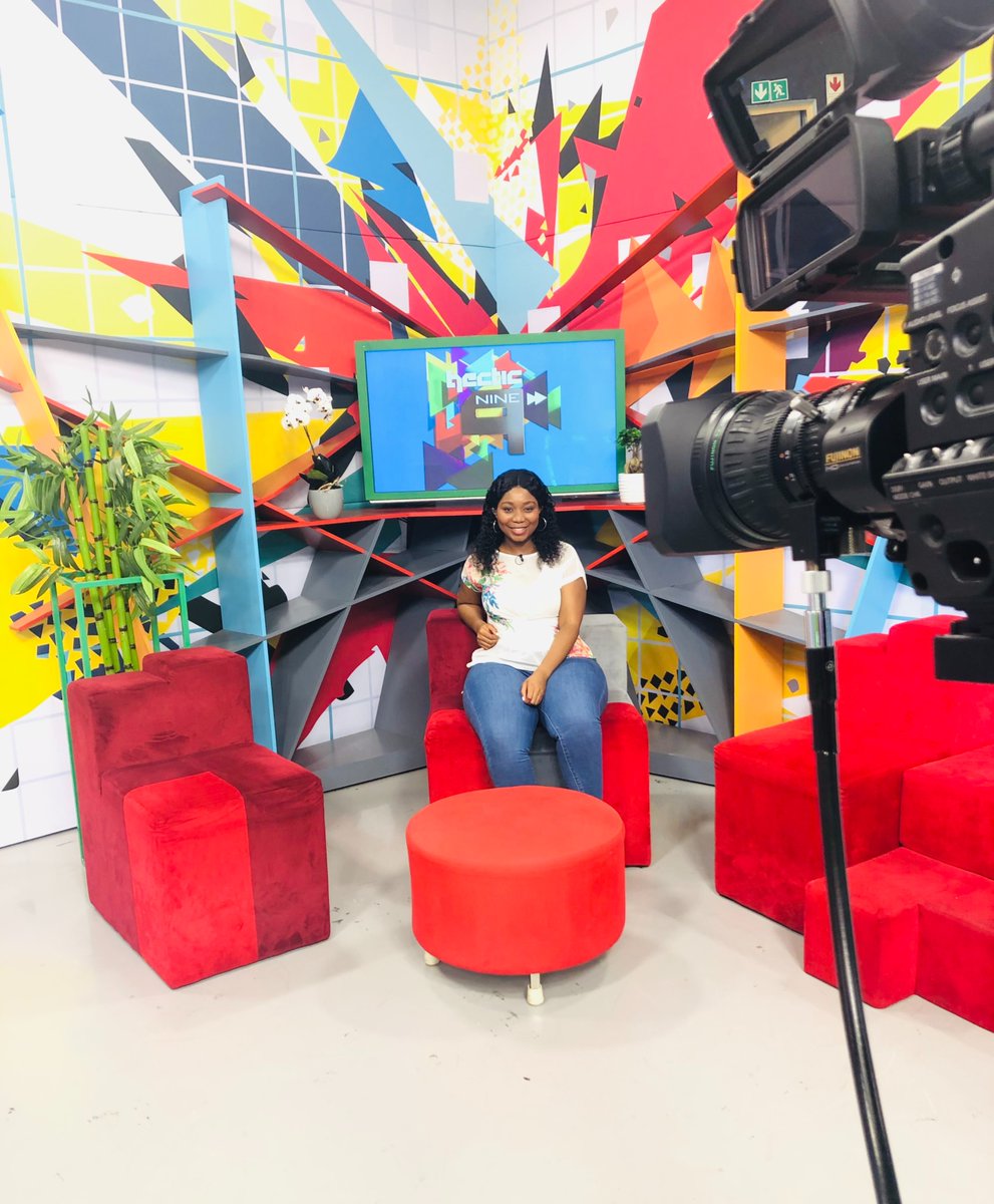 hecticnine9's tweet photo. Be sure to vote on our twitter poll which story you think is worth the buzz and which one falls short. #HecticLIVE https://t.co/t1PAjHAG0Y