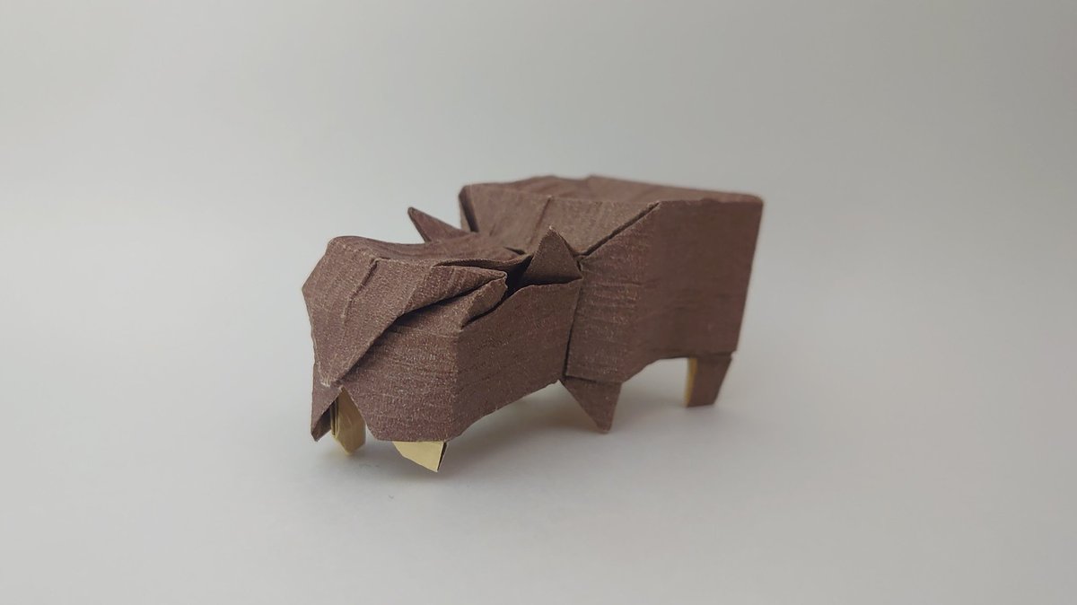 CIFP10's tweet photo. ■cube hippopotamus

カバを折り紙���つくりました。
頭が重いんで歯で支えないと自立しません。

#折り紙 #origami https://t.co/hOqkxRJn3R