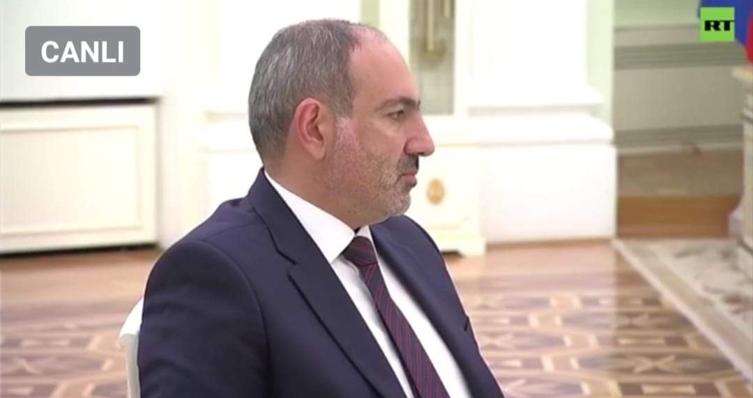 Bakines93's tweet photo. @CeyhunAsirov Meymun küsüb 😂😂 https://t.co/TB3G9uyis7