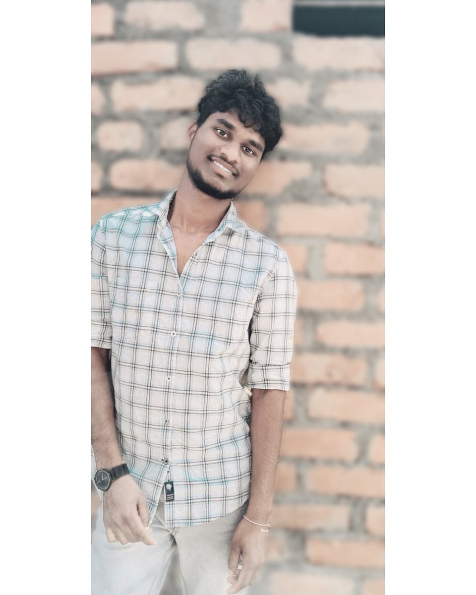 sudarshanb_'s tweet photo. Padhi mandhini nuvvu gurthu pattela edhagaku, Padhi mandhi ninnu gurthu pattela edhugu...✌️✌️ https://t.co/6iP4PGURbA