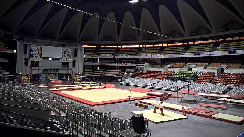 Les récentes dénonciations d’abus subis par plusieurs jeunes athlètes ont chamboulé le monde de la gymnastique suisse. L'historien du sport Grégory Quin <a href="/unil/">Université de Lausanne</a> propose un détour par le passé pour contextualiser les dysfonctionnements du « système gym ».
⏩bit.ly/3nyg8rs