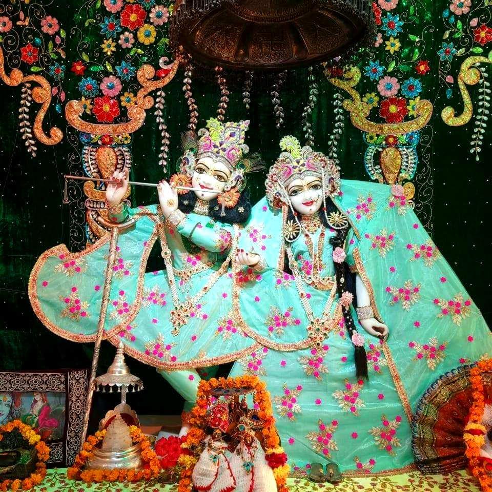 Mishra5Raj's tweet photo. जय श्री राधा रानी।🙏 https://t.co/aWQ7oIjyid