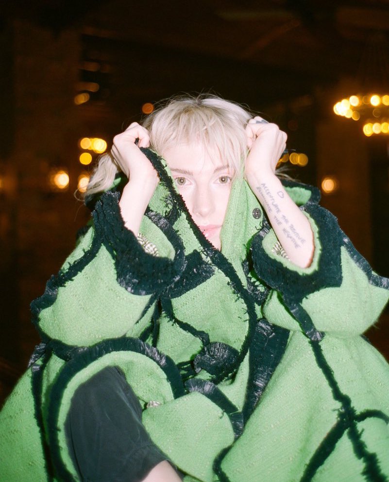 Hayley Williams as every colour of the rainbow: A Short Thread